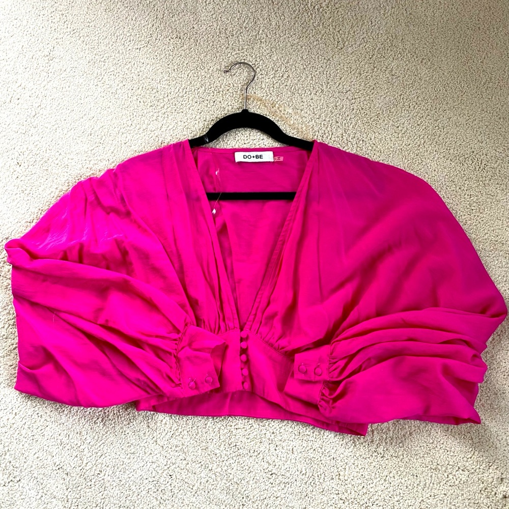 DO+BE Fushia crop button up blouse- size L